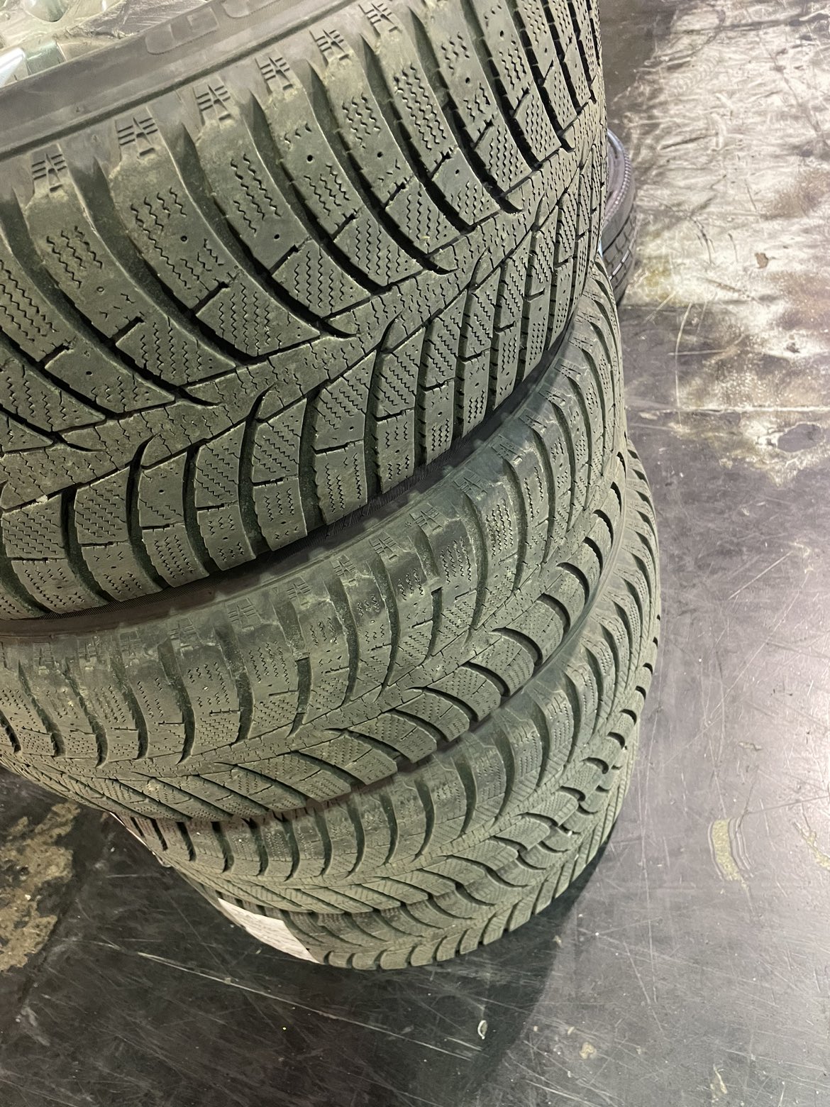 Winter tires 255/55/r18