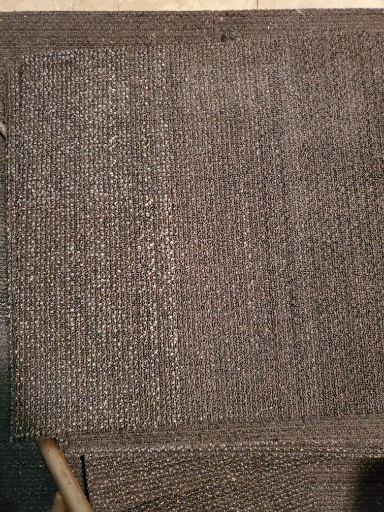 leftover loose carpet Tiles 20 by 20 image indicator(4)