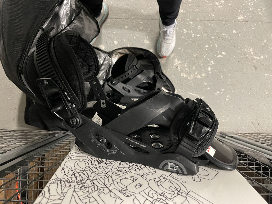 Snowbord/Bindings/Boots with great quality bag image indicator(3)