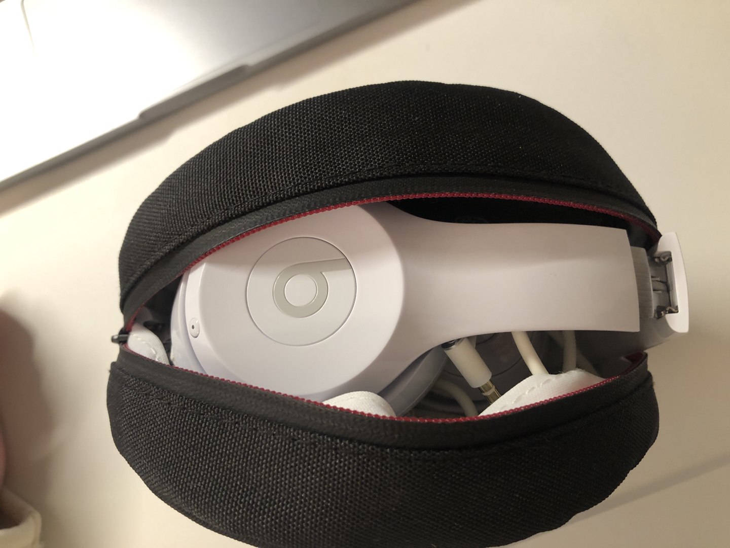 Beats Solo 3 Wireless Bluetooth Earphone White - photo 5