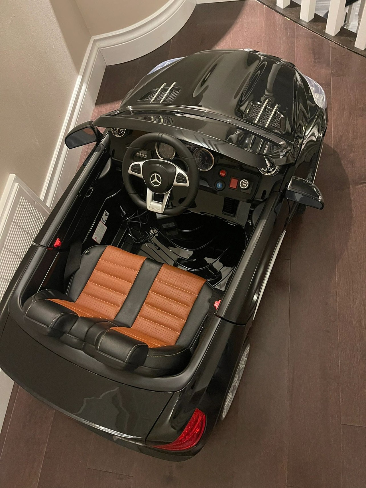 Kids Rides on Mercedes Benz SL65 AMG - photo 2