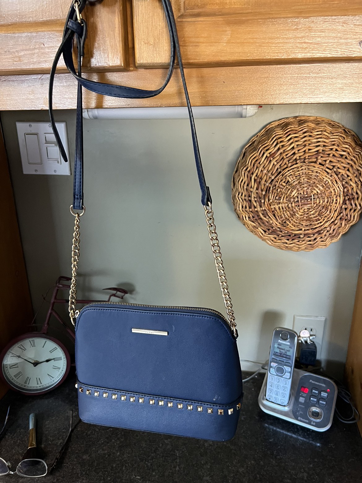 Purses. $5-$10 image indicator(8)