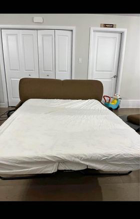 Couch/Bed - photo 2