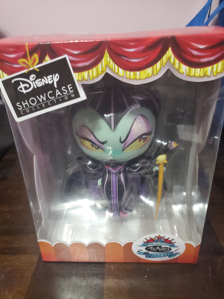 Disney showcase collection Maleficent thumbnail