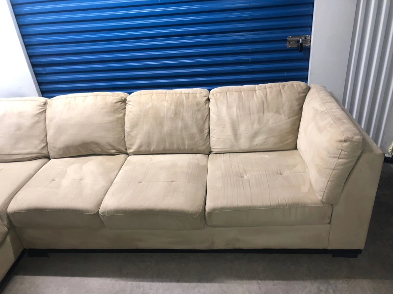 FREE DELIVERY 🚚💨 LIKE NEW 5 SEATER LIGHT BEIGE SECTIONAL SOFA image indicator(7)