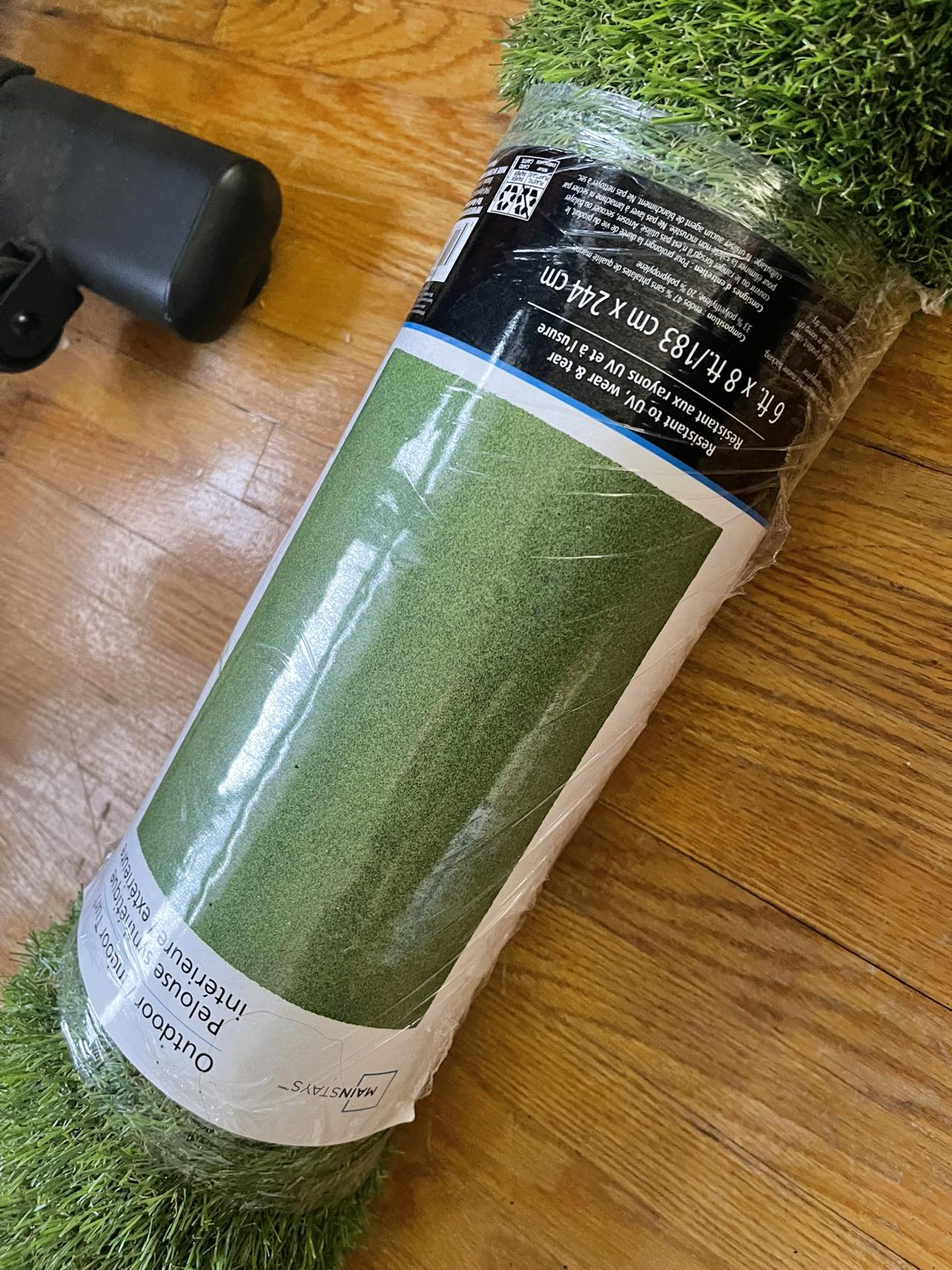 Mainstays Artificial Turf Mat, 6 ft x 8 ft, water-resistant - photo 4