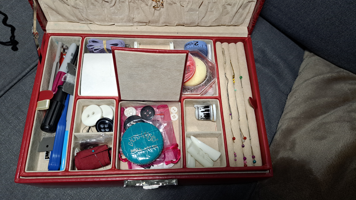 Assorted sewing / craft kit - photo 2