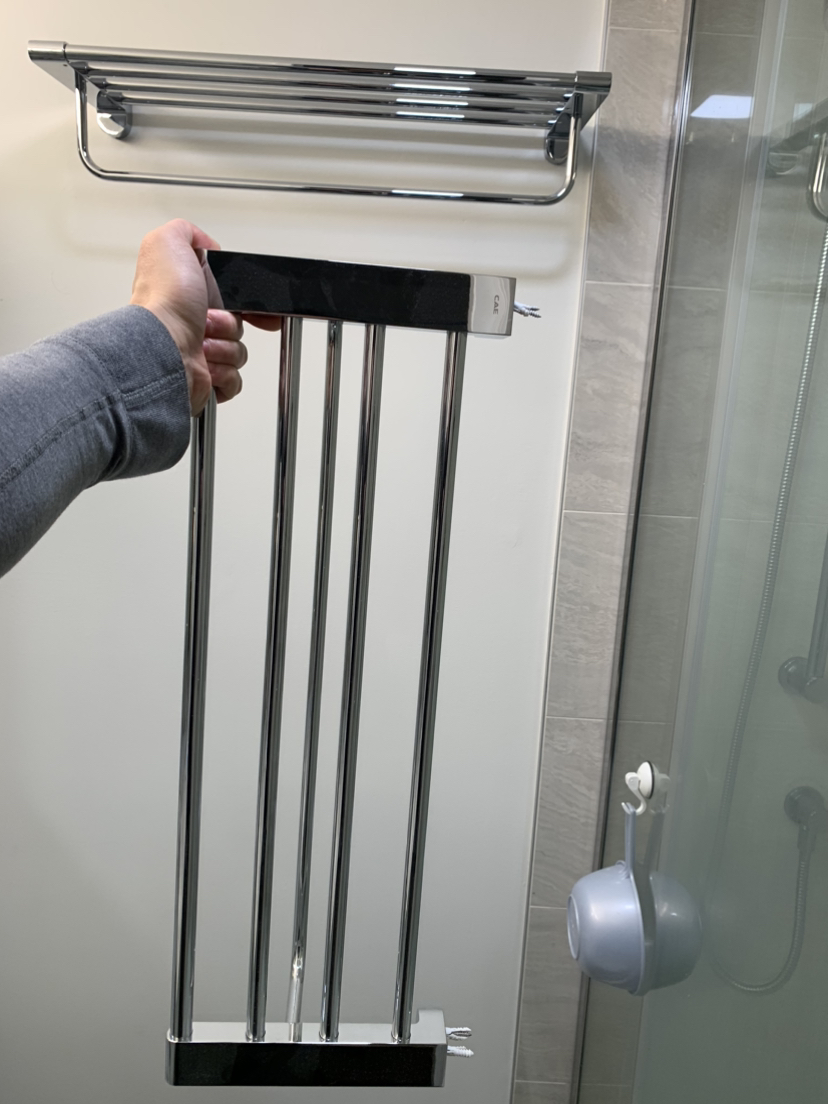 Polished chrome towel shelf with towel bar - photo 5