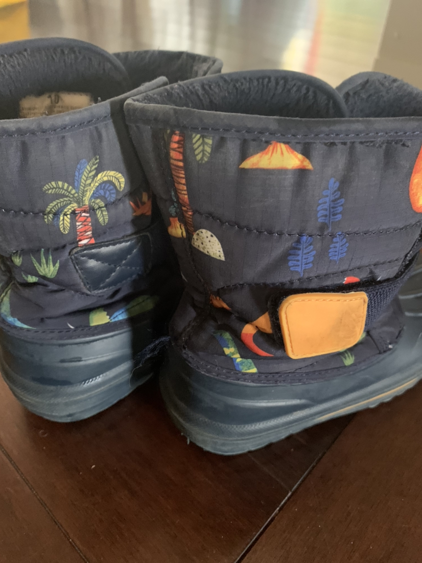 Kids “WINTER boots”🥾👢 #freecycle image indicator(2)