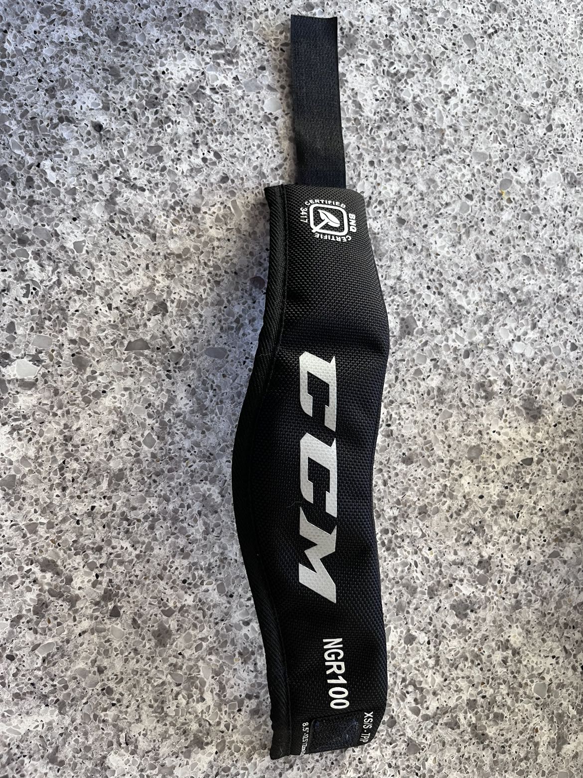 CCM neck protector - youth XS