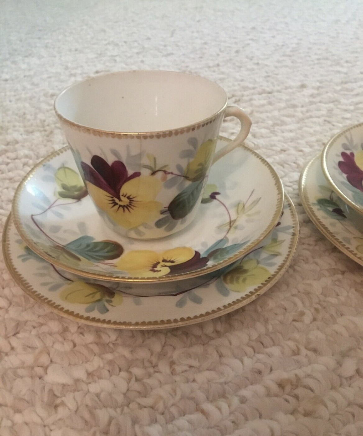 Vintage teacups and saucer - photo 2