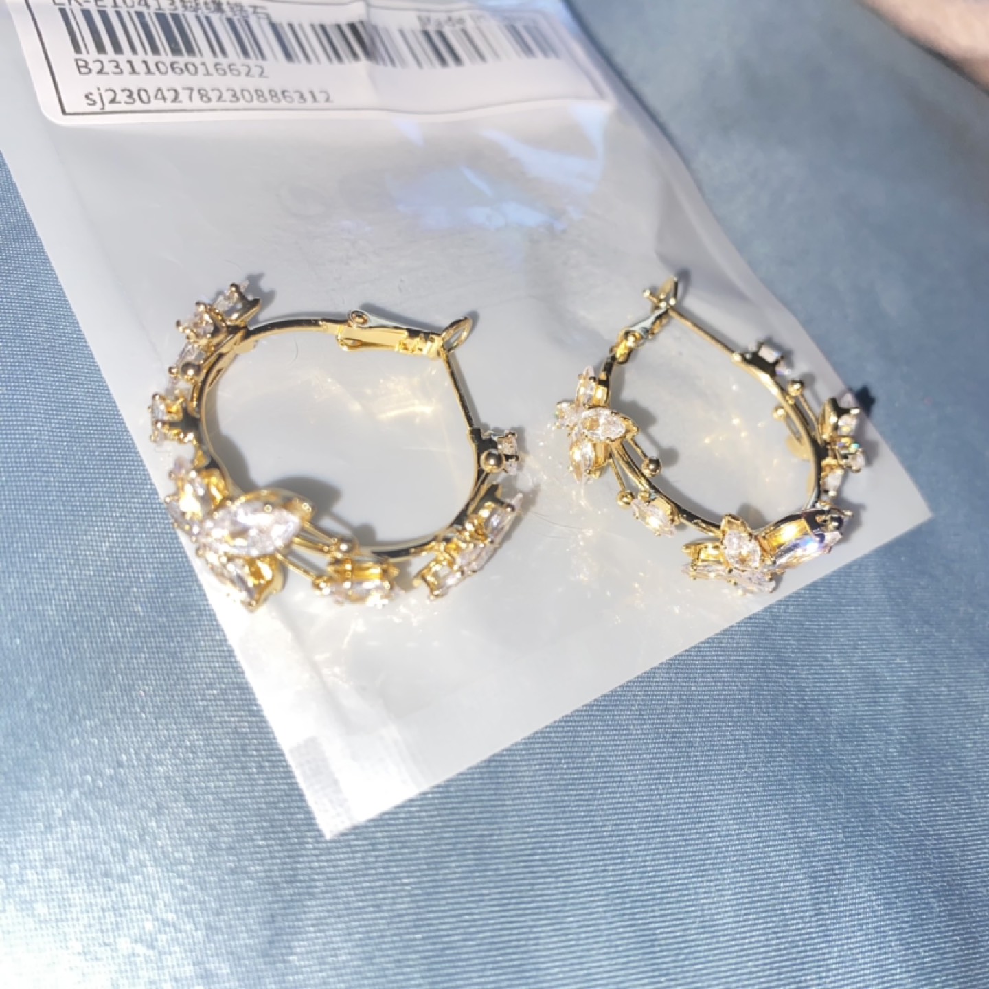 Hoop gold earrings butterfly thumbnail