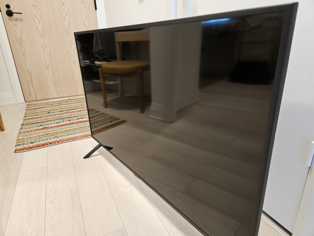 50" Samsung 4K Television - photo 2