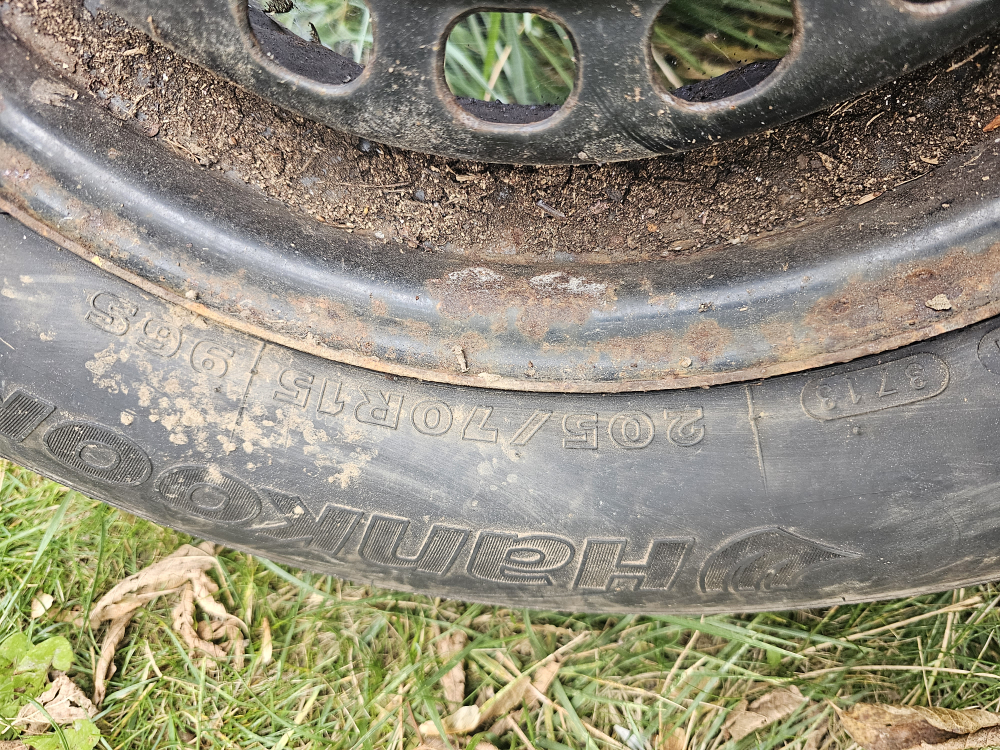 Hankook winter tires and rims - photo 4