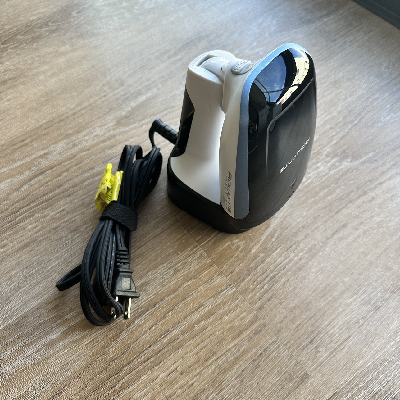Selling Rowenta Pocket Steamer - photo 2