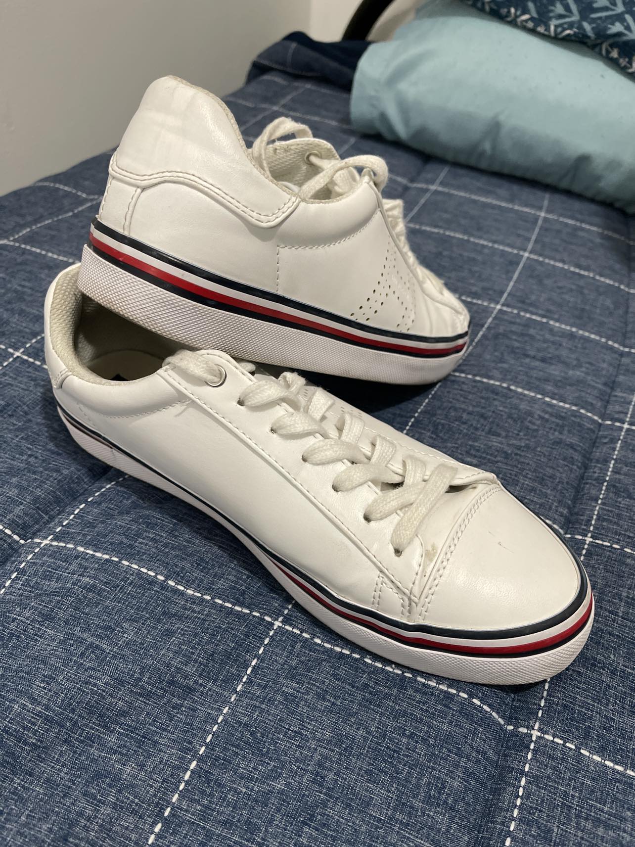 Tommy Hilfiger thumbnail