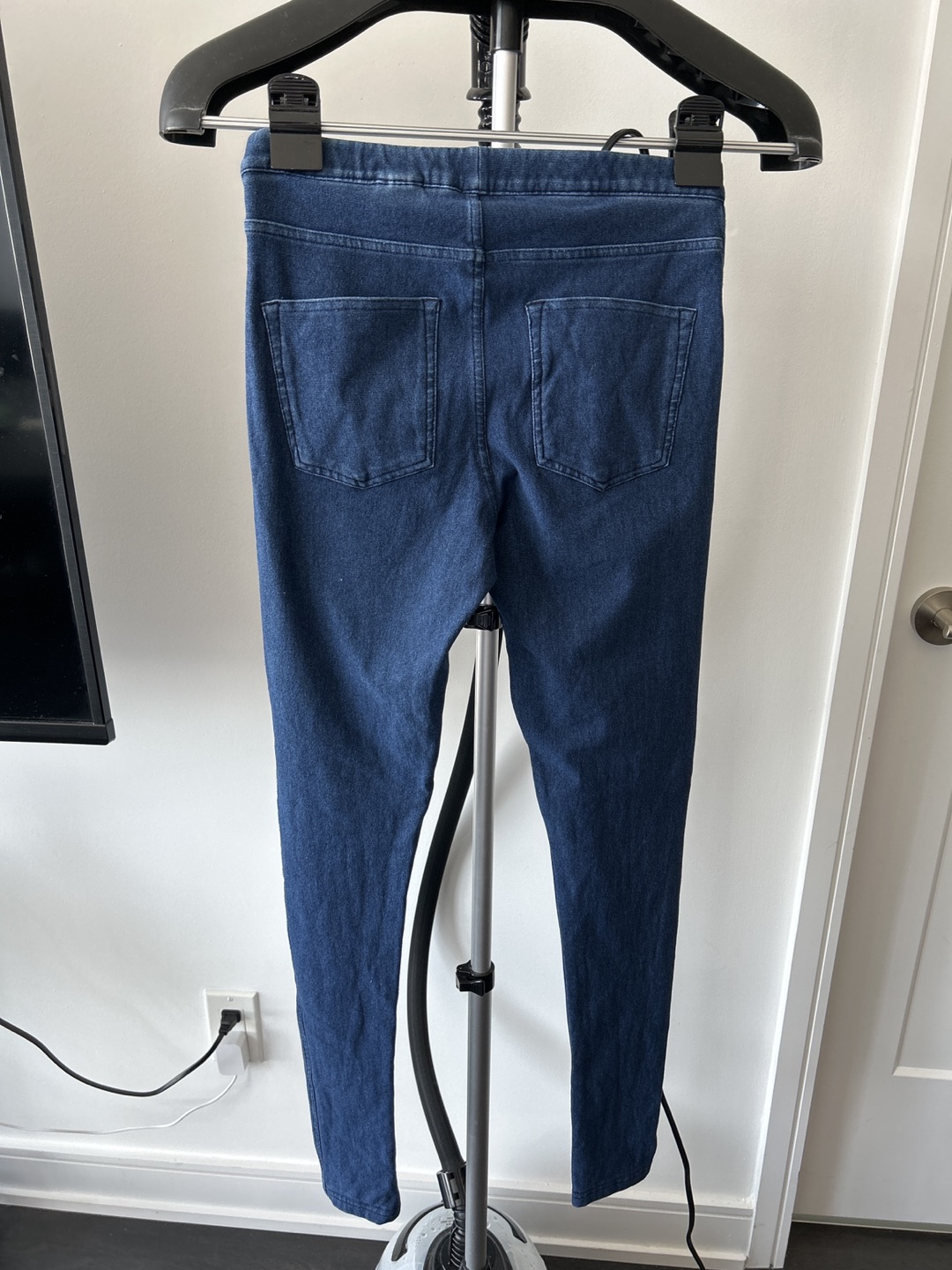 H&M pants image indicator(2)