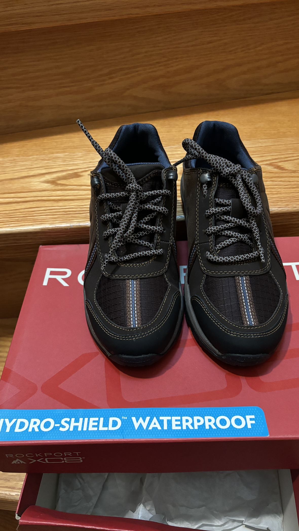 NIB Ladies hiking shoes - photo 2