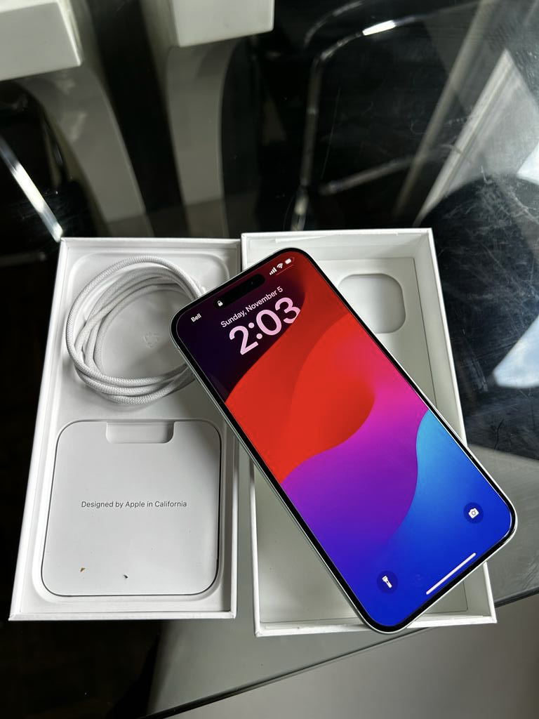 iPhone 15 Plus - photo 2