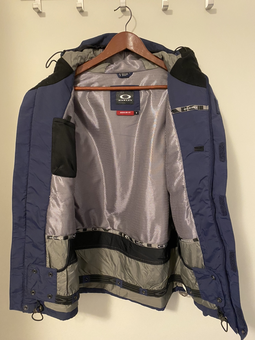 Men’s Snowboard/Ski Jacket (Oakley) image indicator(3)