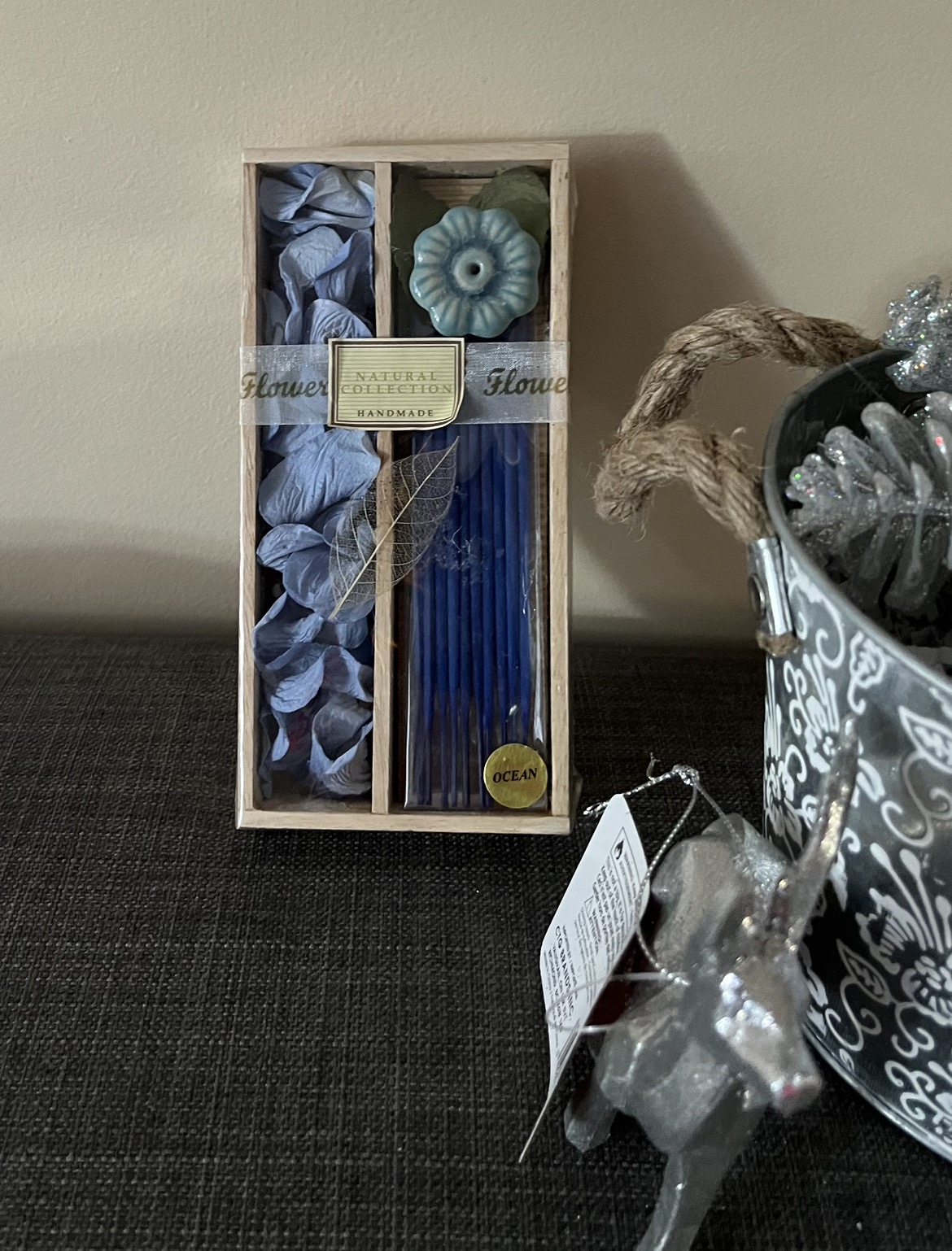 A beautiful Christmas Basket image indicator(4)