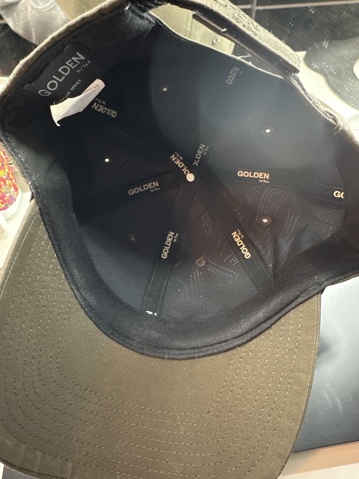 Aritzia | Golden by TNA Hat (Velcro Tape) image indicator(3)