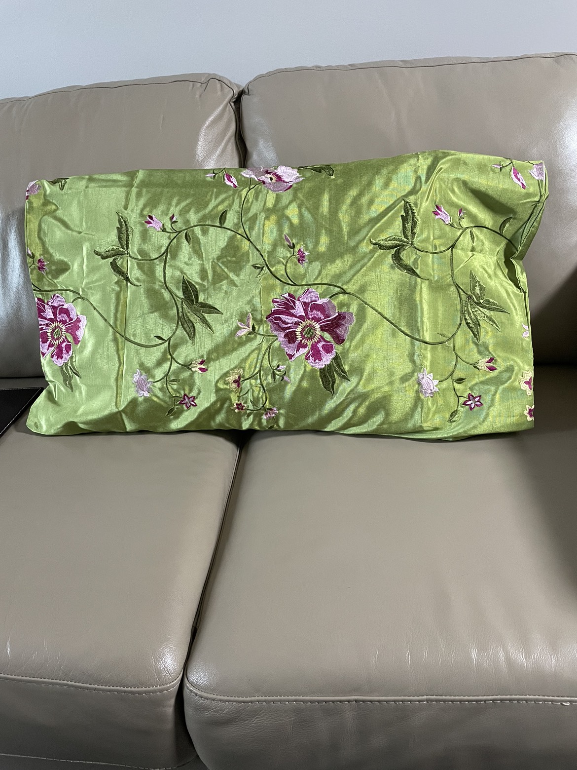 Embroidered pillow cases