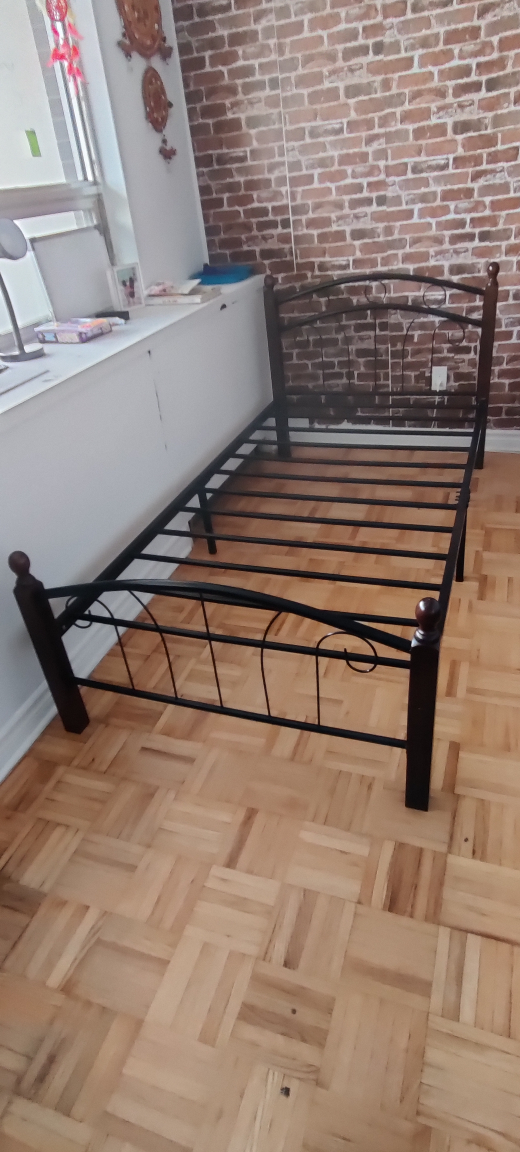 Twin bed frame. (Mattress sold) (Used like new) thumbnail