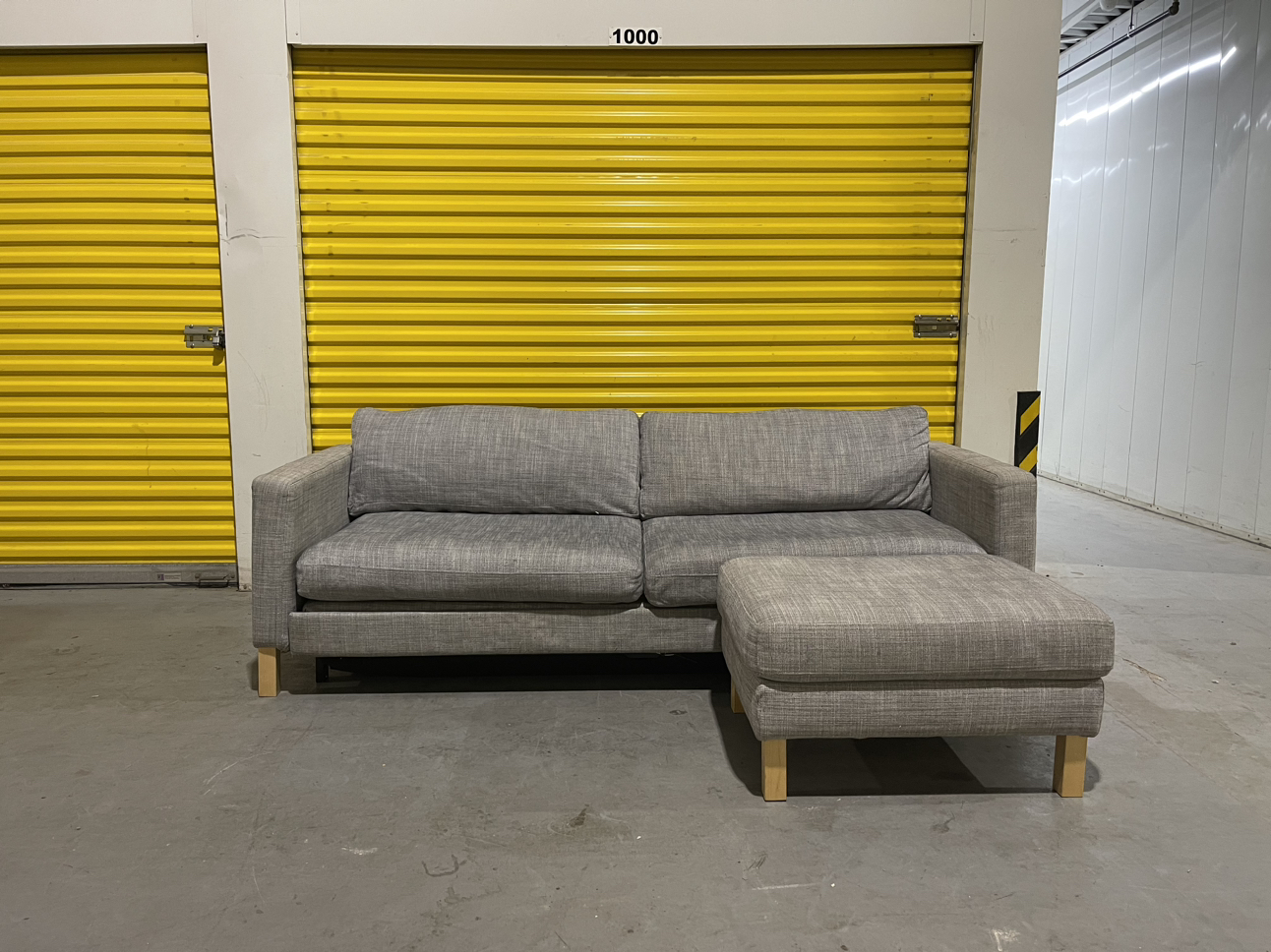 FREE DELIVERY | Comfy Pullout Sofá