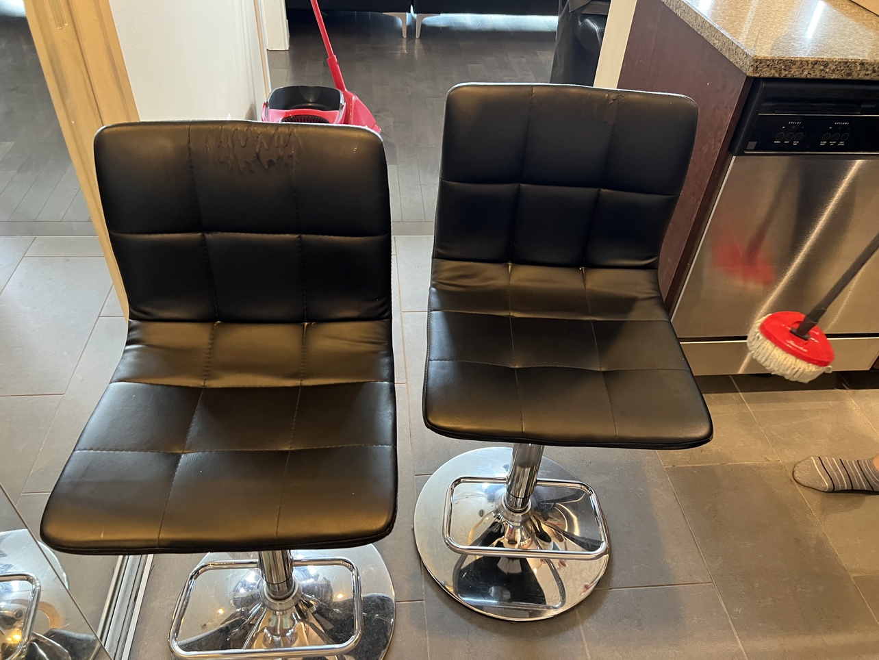 Two bar stool chairs - photo 3