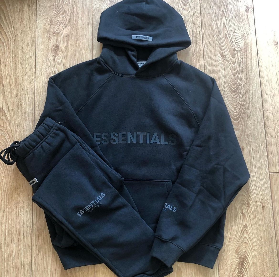 Essential hoodie