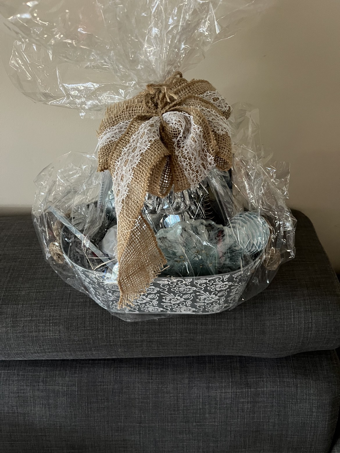 A beautiful Christmas Basket image indicator(7)