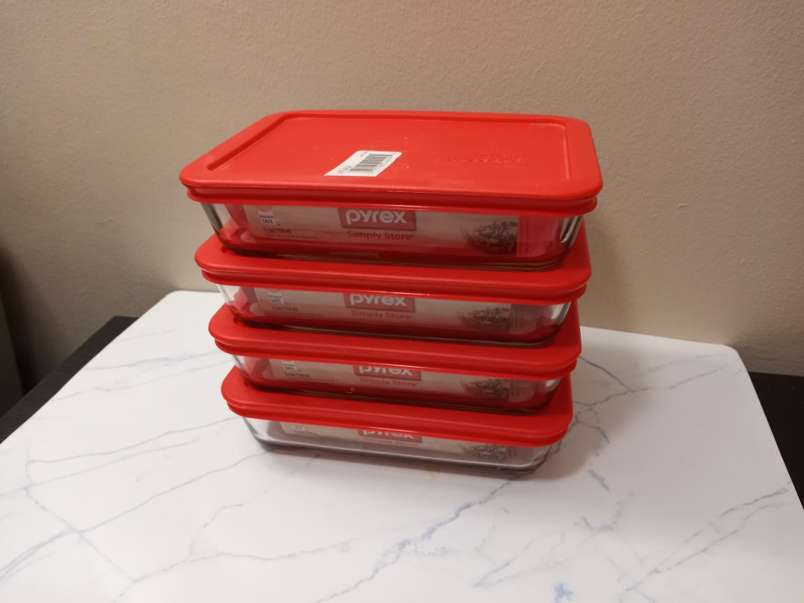 Pyrex containers with lid, 3-cup, new and unused