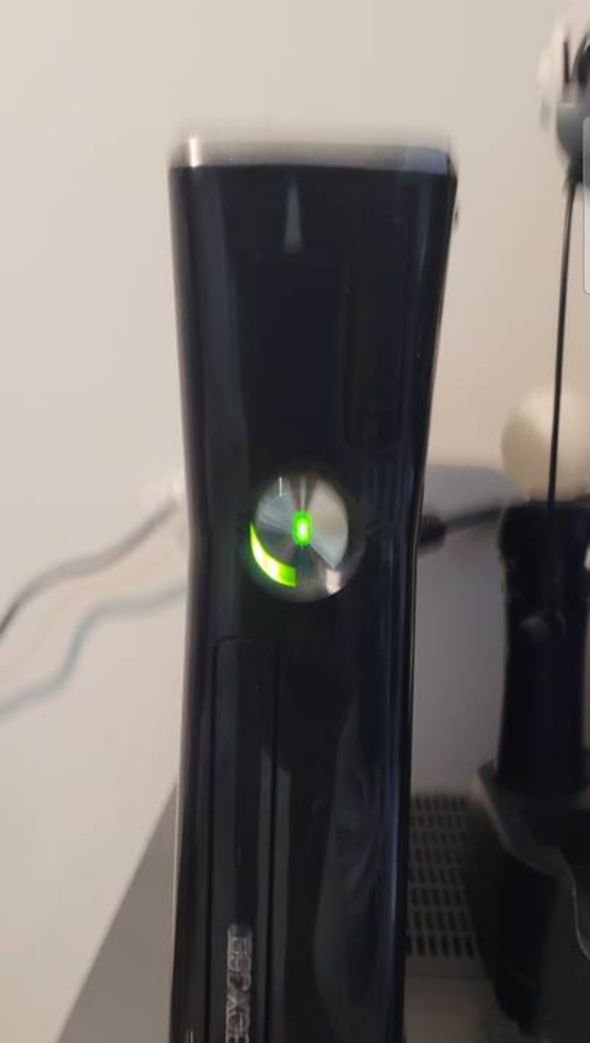 Xbox 360 - photo 2