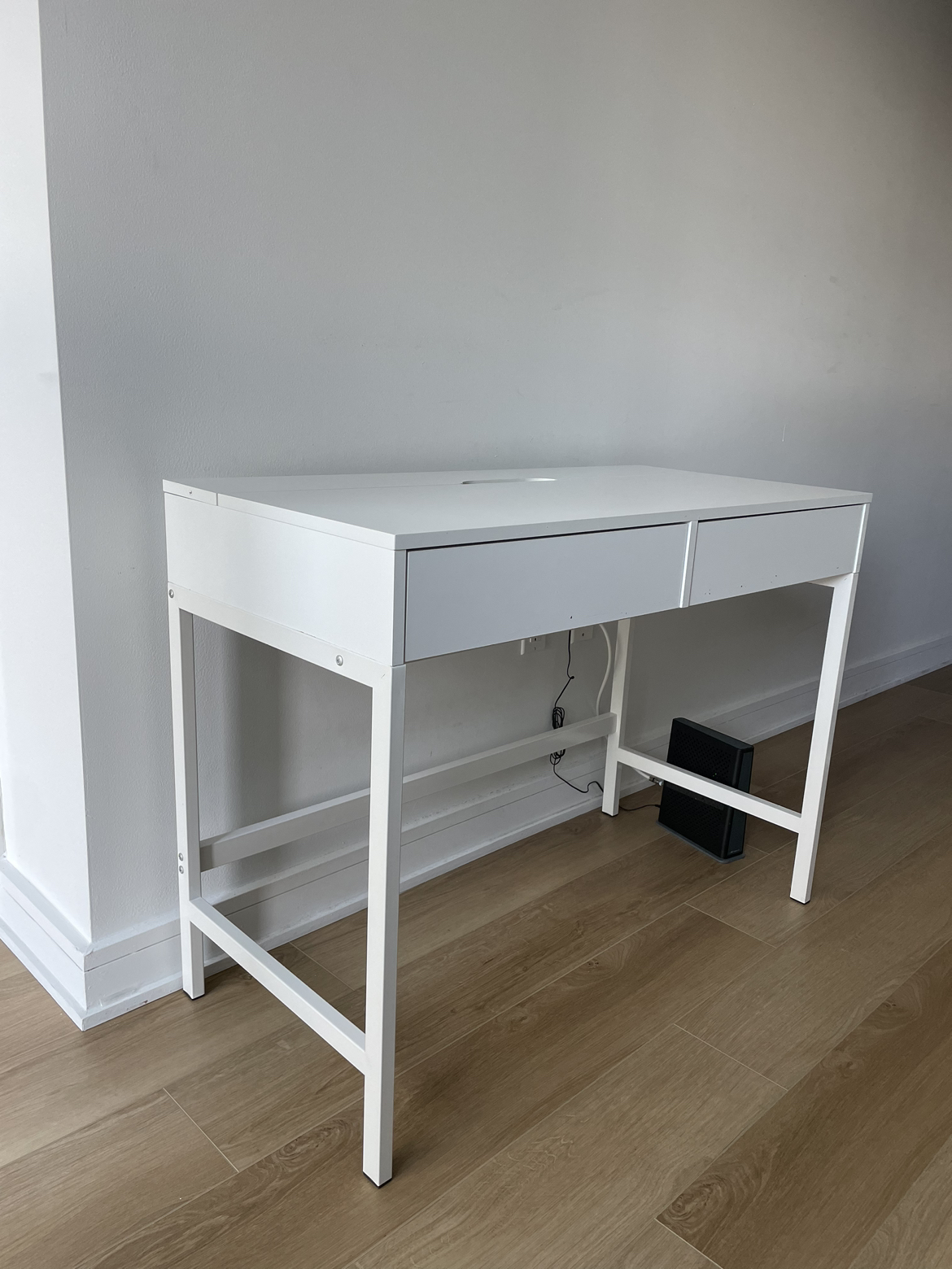 Computer Desk, Modern Simple 40 inch White Desk with 2 Drawers