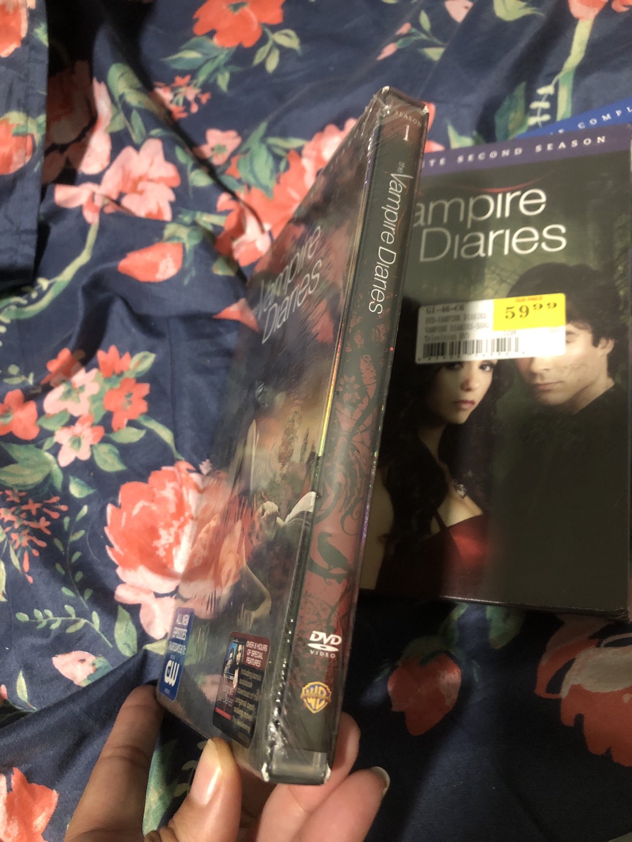 🏒 three seasons (vampire diaries) dvds image indicator(3)