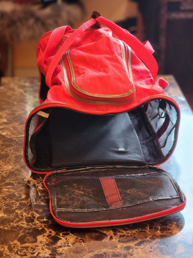 Fabric Carrier for Cat or Small Pet image indicator(4)