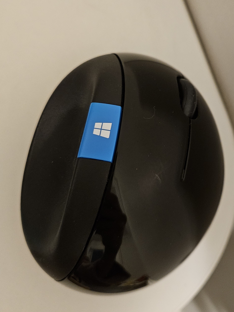 Microsoft ergonomic wireless mouse thumbnail