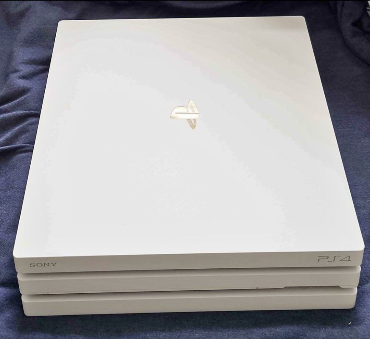 PlayStation 4 pro - photo 2