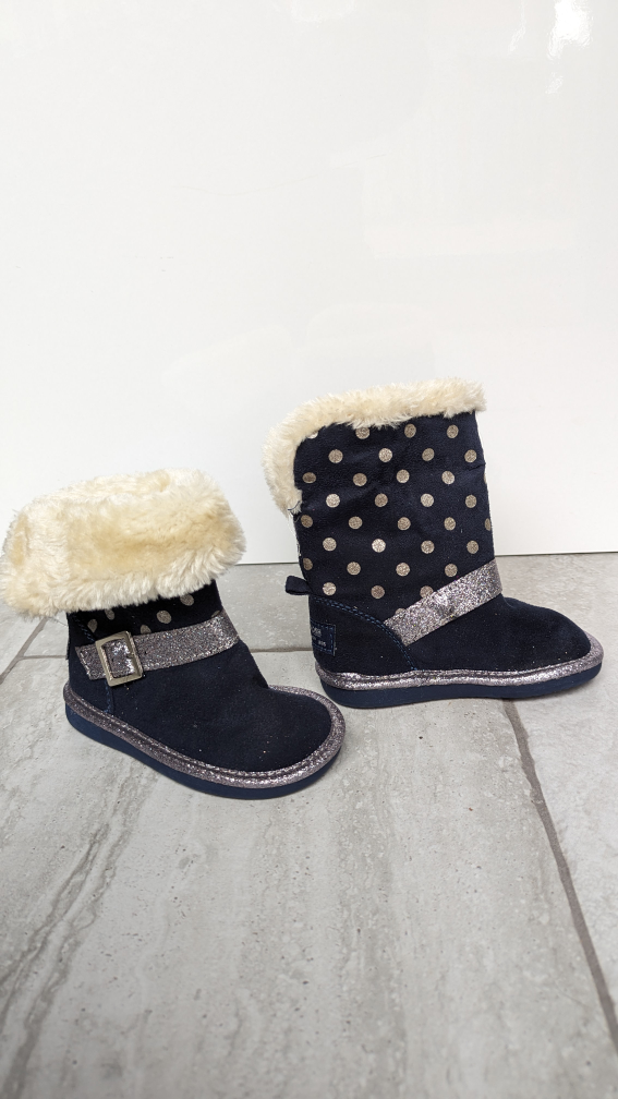 Toddler boots size 6