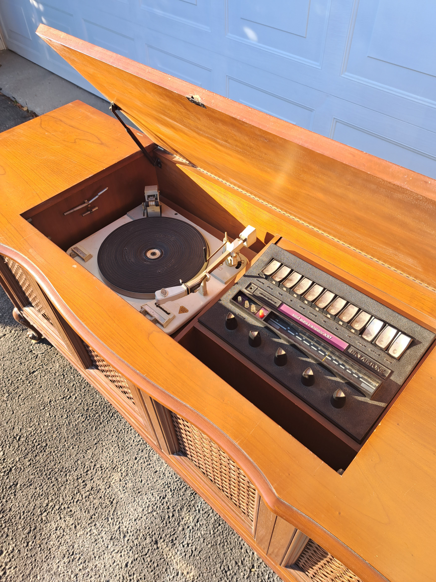 Vintage mid century Clairtone stereo cabinet. - photo 3