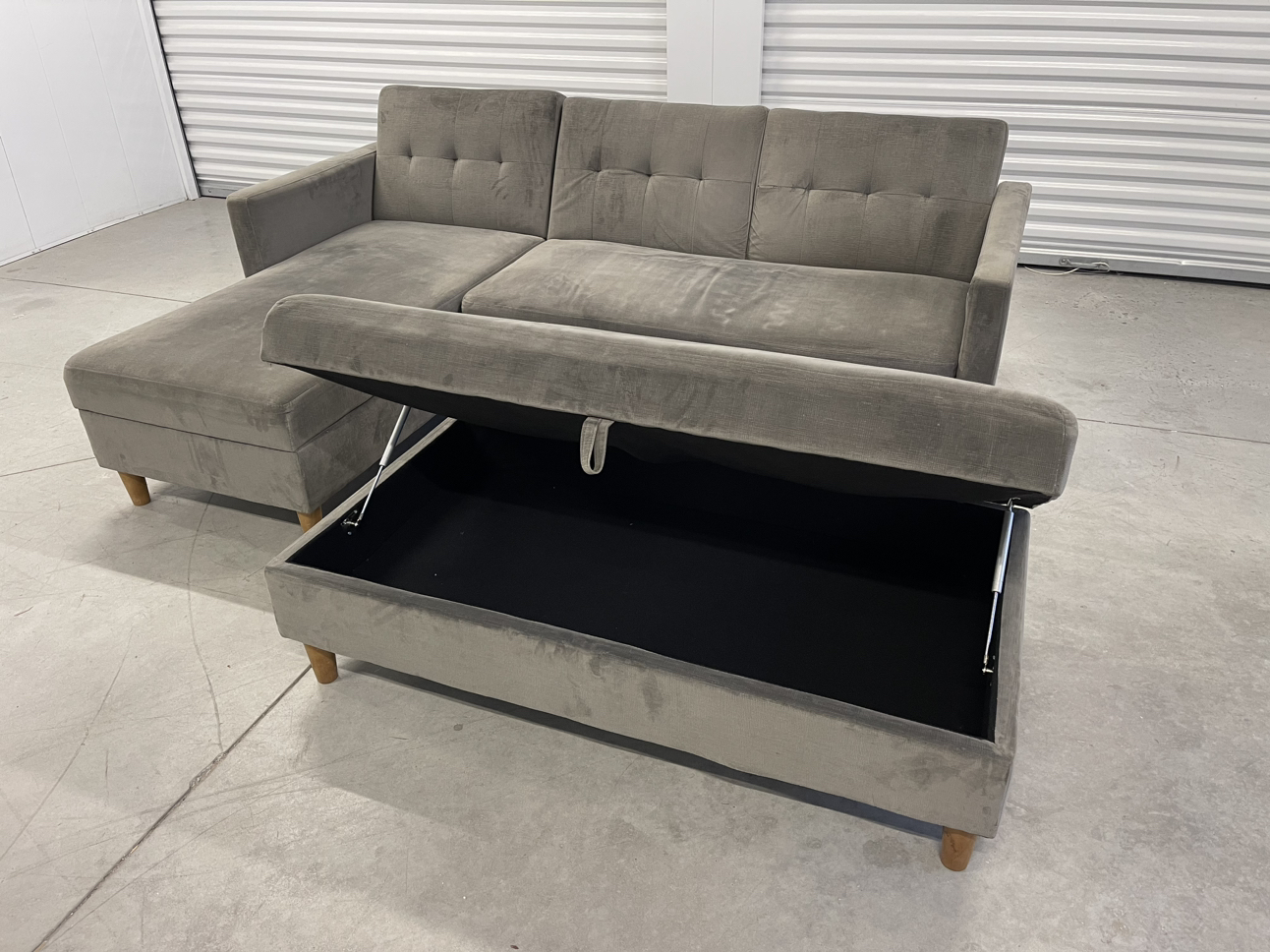 FREE DELIVERY | Beautiful Pullout Sectional with Ottoman - photo 4