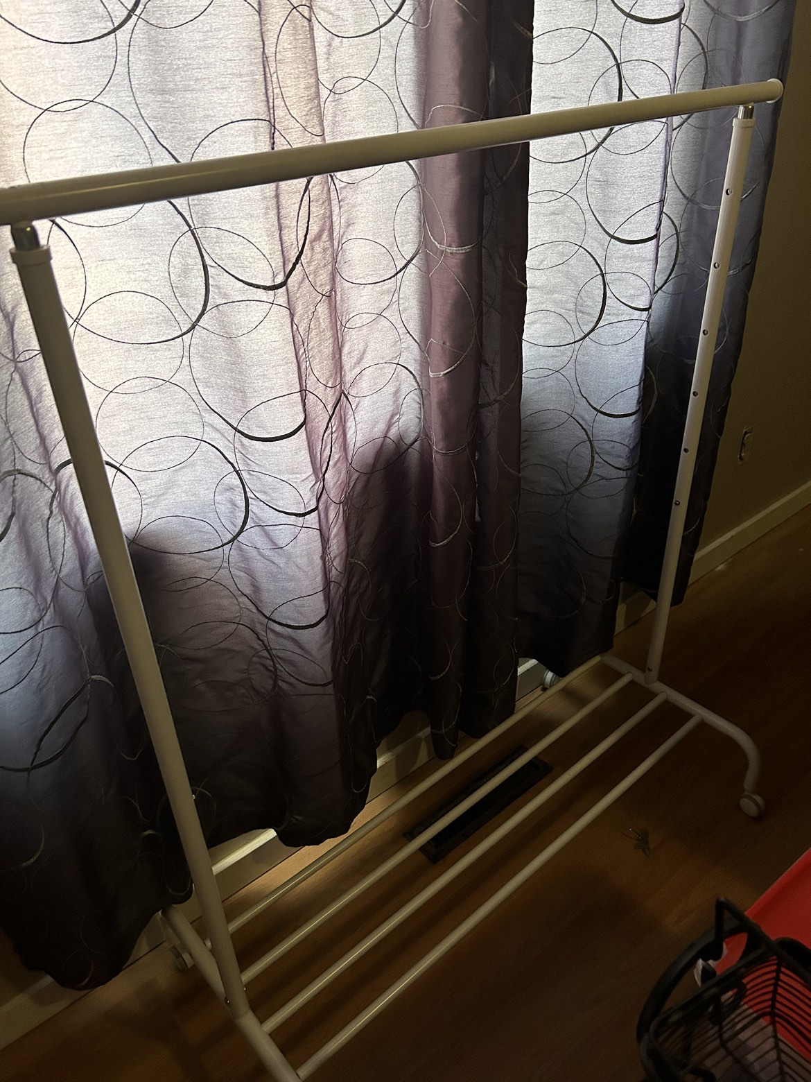 Clothes portable hanging rack 🏒🏒