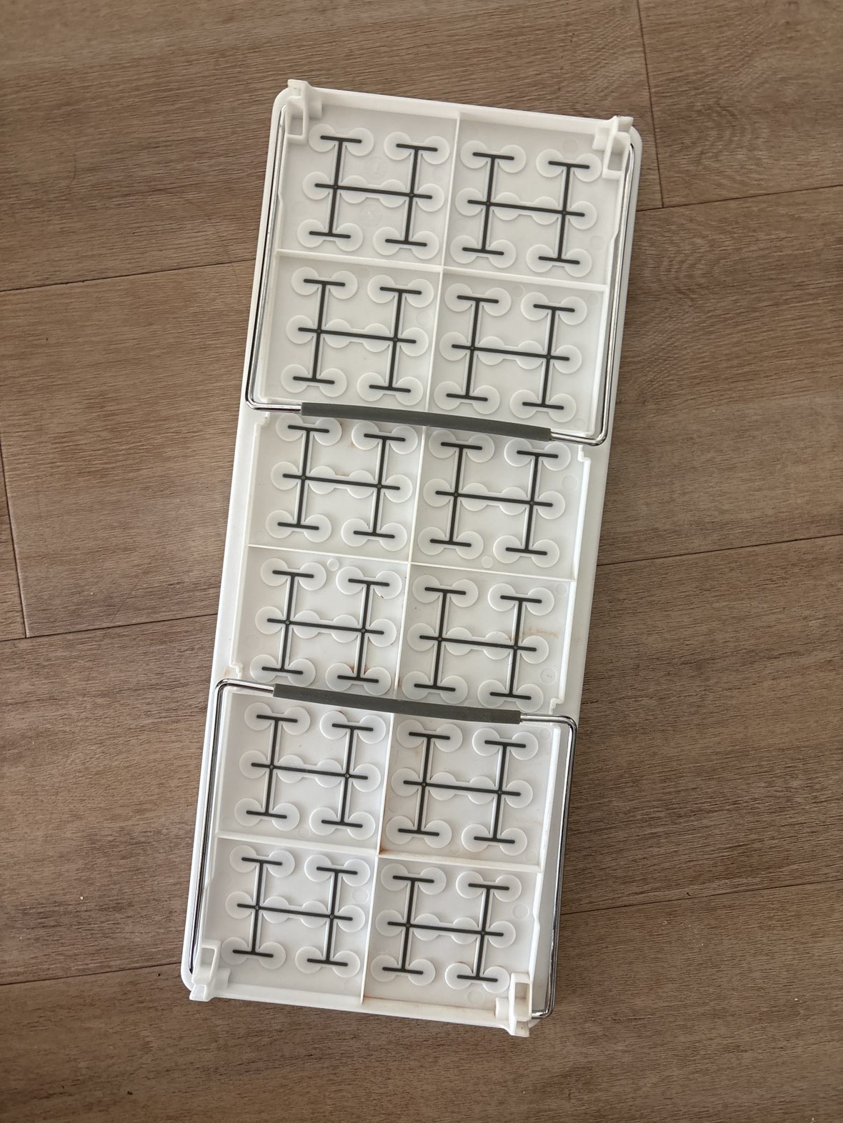 Kitchen cabinets divider shelf image indicator(3)