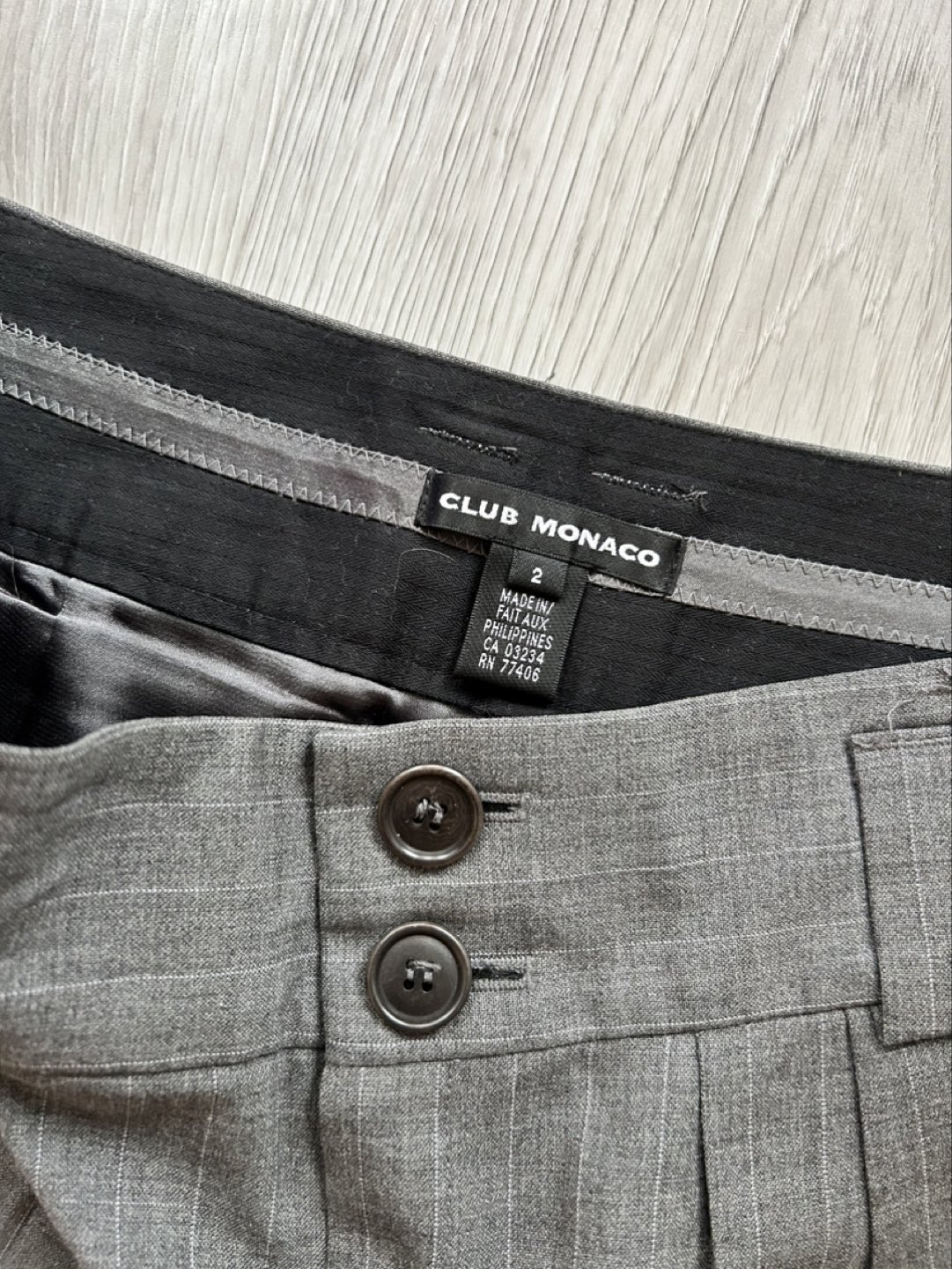 Club Monaco shorts image indicator(2)