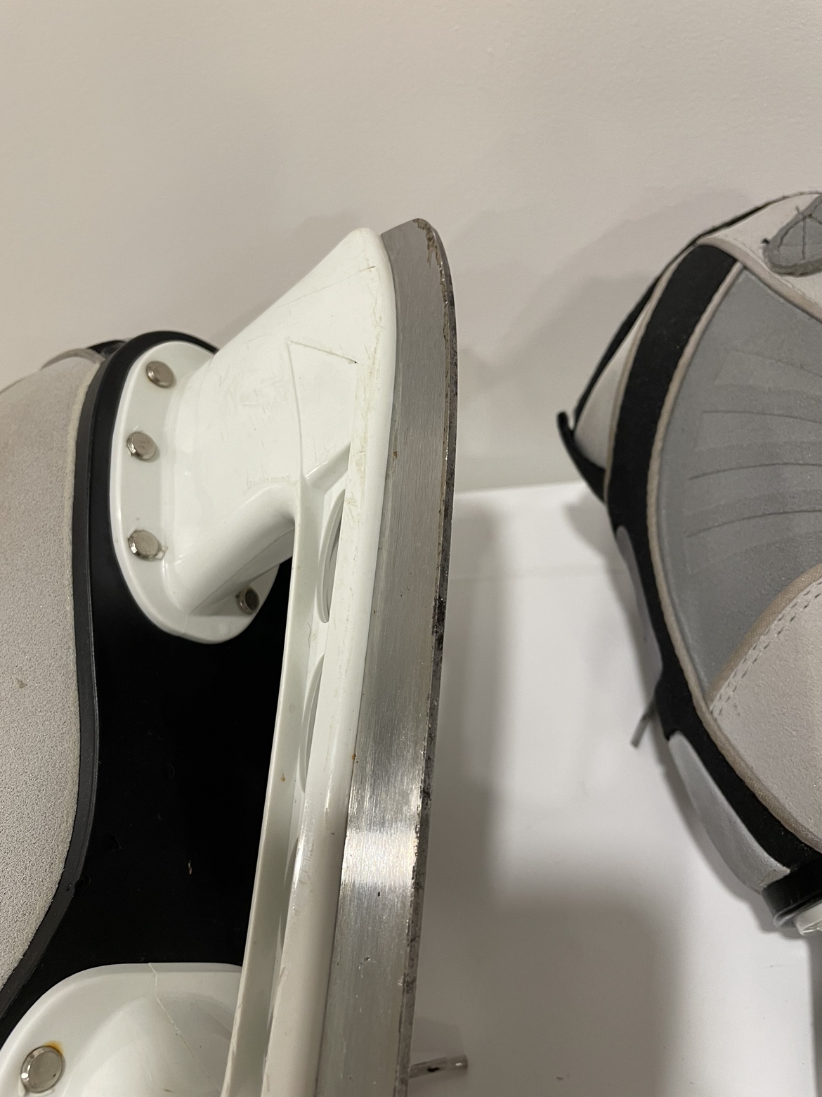 Free skates, mens size 8 image indicator(5)