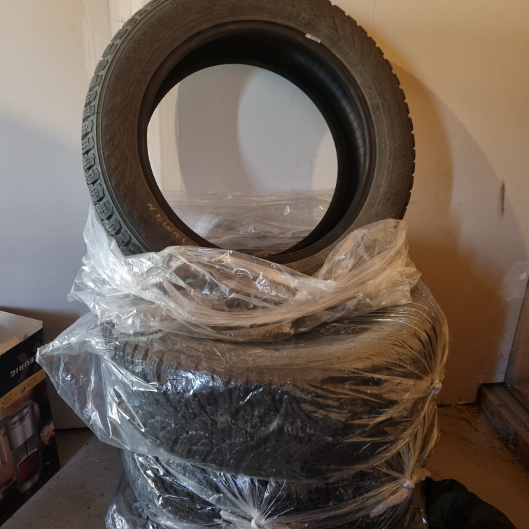 235/55/r19 Winter tires with studs - photo 3