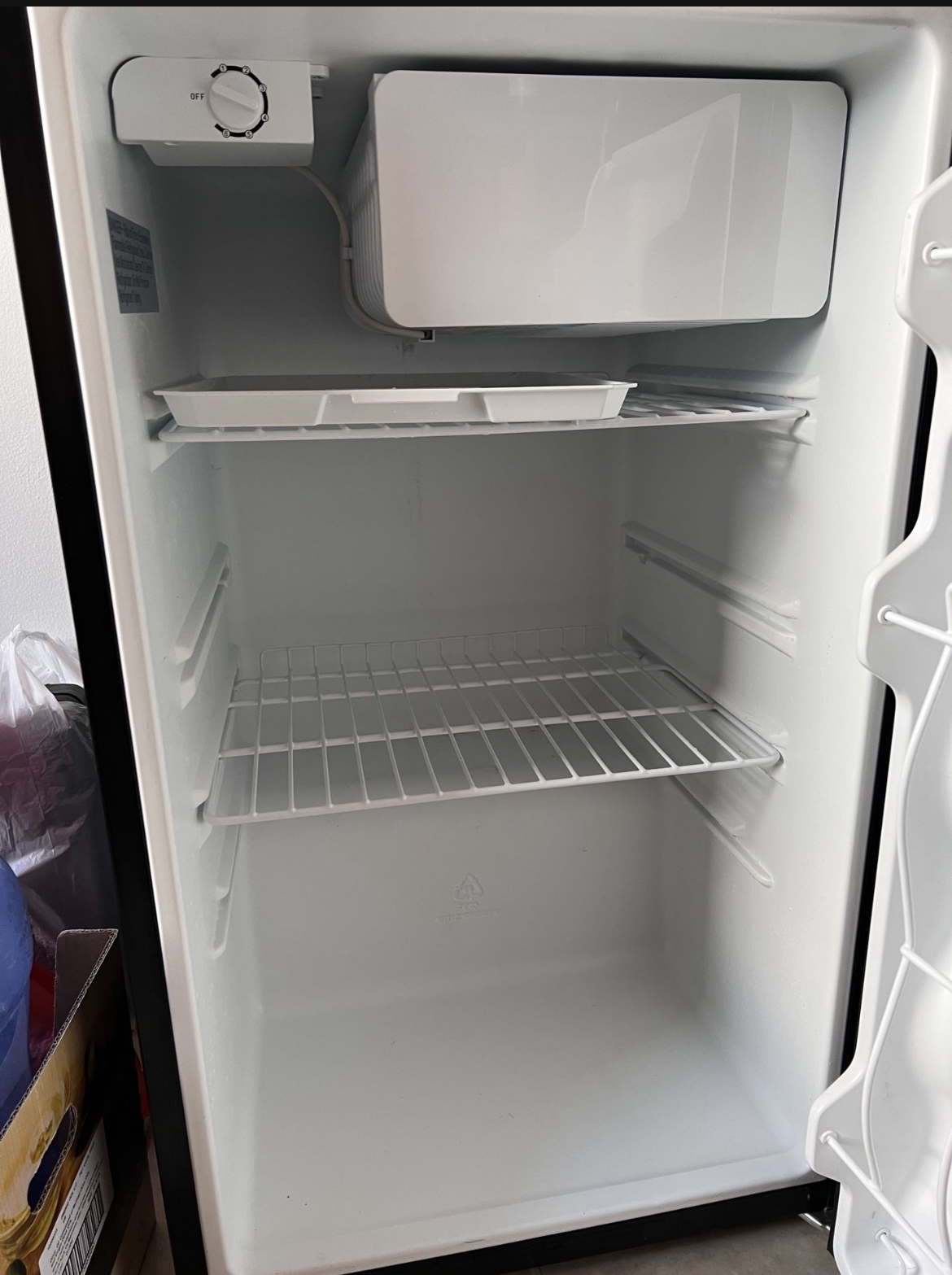 Midea small refrigerator - photo 2
