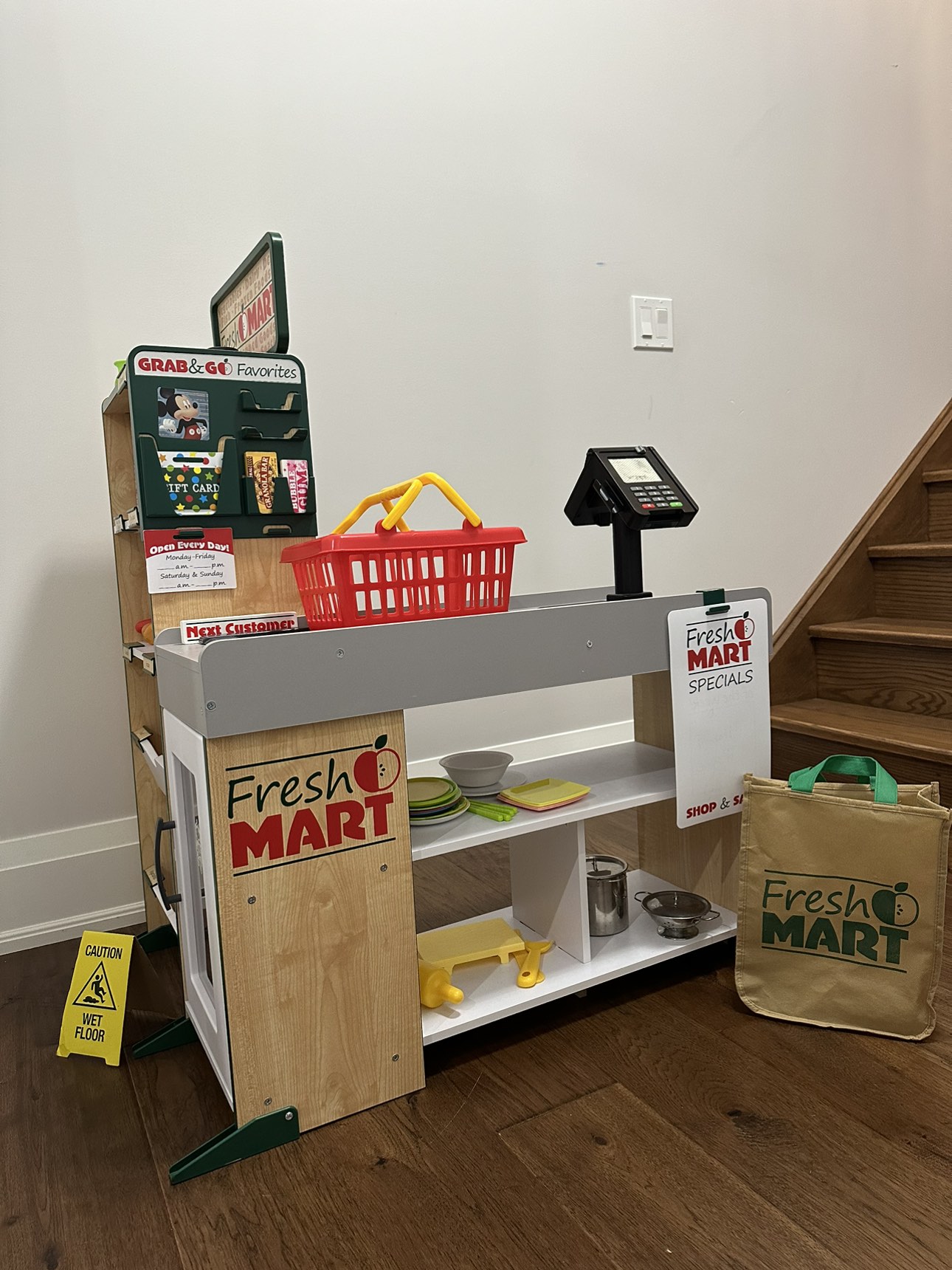 Melissa and Doug Kids Fresh Mart Grocery Store