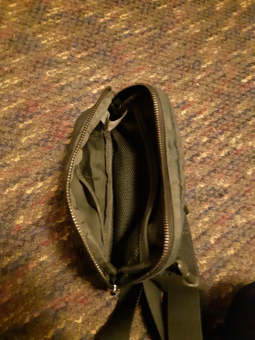 Lululemon Fanny Pack / Belt Bag - photo 3
